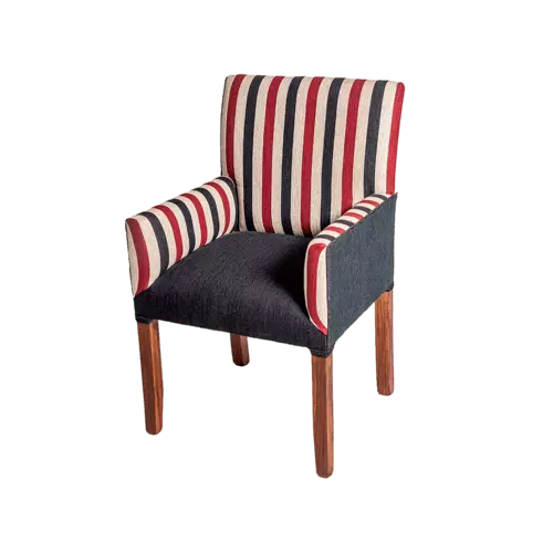 Hermosa silla gris con respaldo rayado y apoyabrazos, comodidad y estilo grantizados